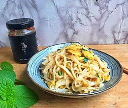 正宗炒河粉的做法视频,一招掌握地道风味